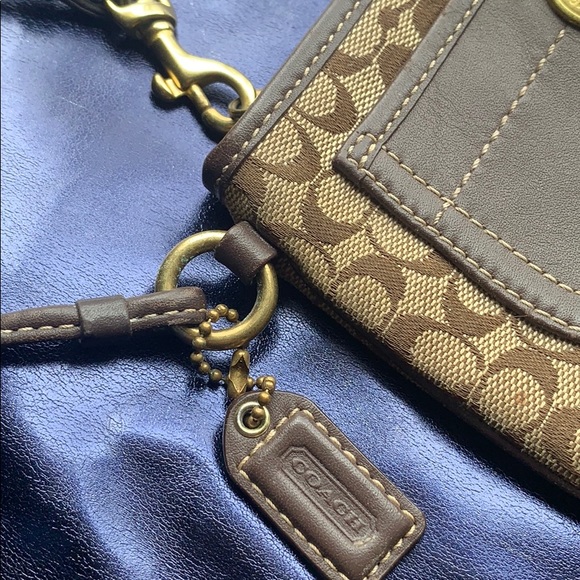 Coach Wristlet ✨ - Picture 3 of 5